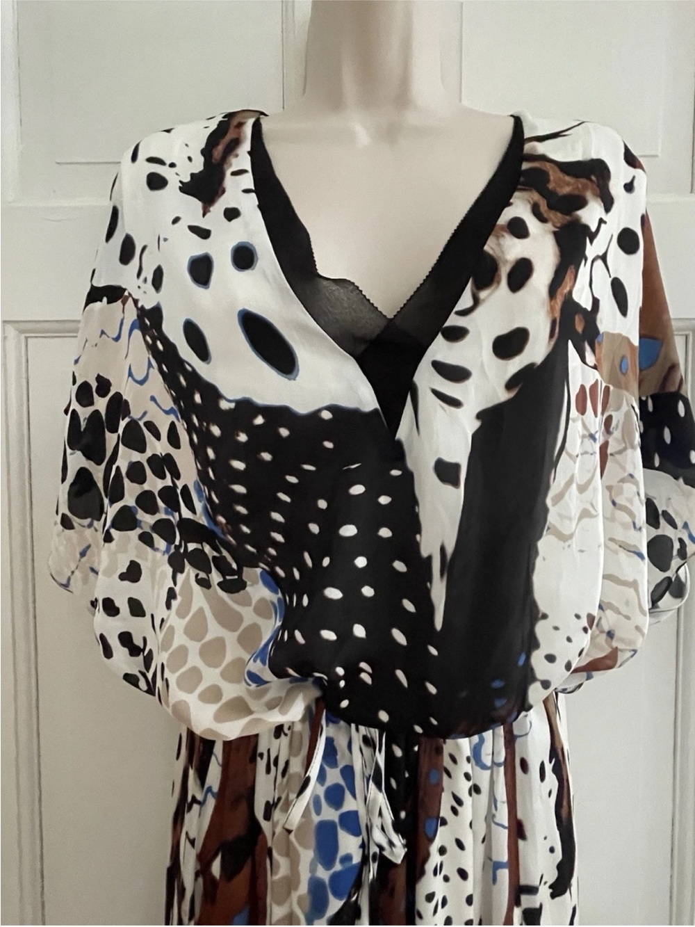 White House black market Animal Print V-Neck Maxi Dress in Cream, Black & Brown - Picture 12 of 13